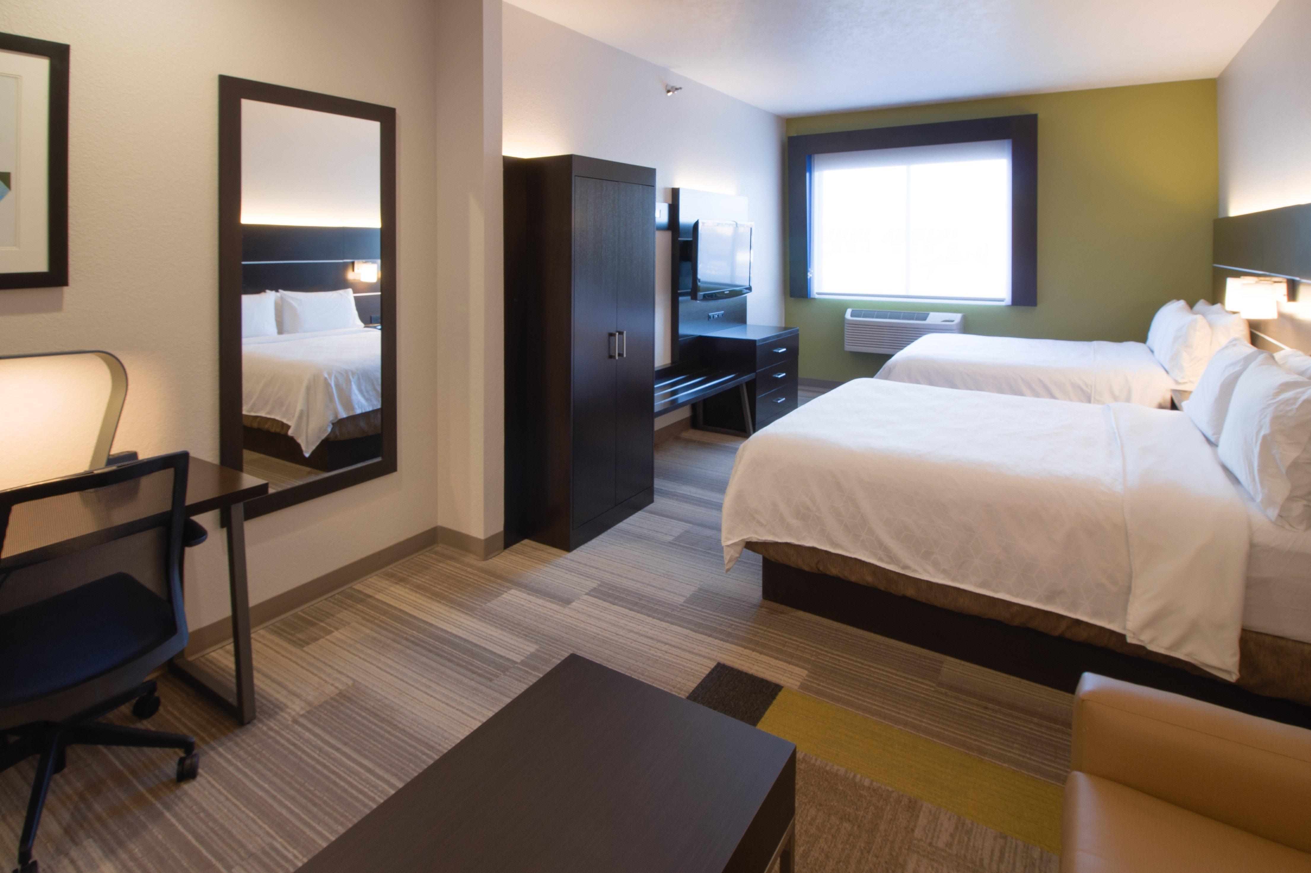 Holiday Inn Express & Suites - Worthington By Ihg Exterior photo